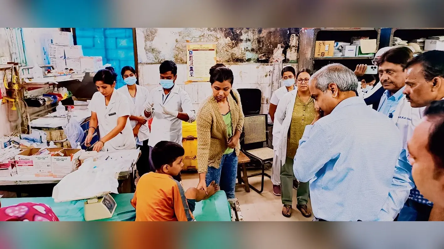 Gaya News : आयुक्त के सामने बाली महिला- सर नर्सिंग स्टाफ फोन पर देते हैं धमकी