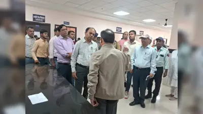 डीएम के निरीक्षण में ड्यूटी से गैरहाजिर मिले कई कर्मियों से स्पष्टीकरण