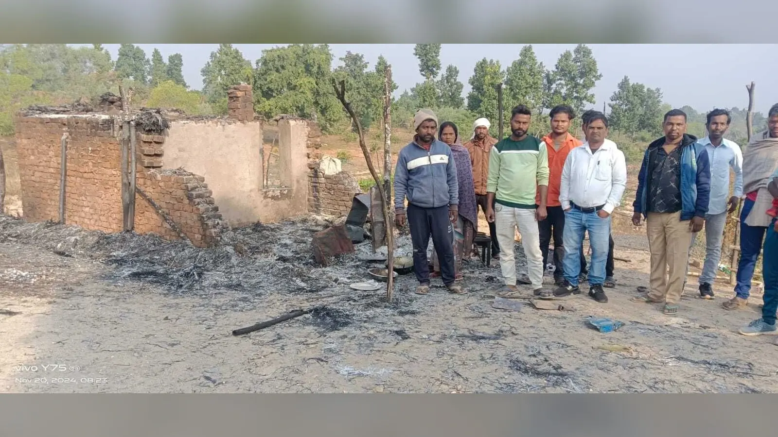 Giridih News: दुकान में आग लगने से एक लाख की संपत्ति का नुकसान