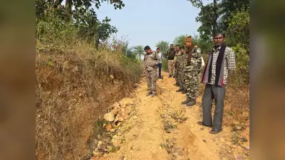Giridih News: नदी के किनारे पत्थर से दबा मिला किशोर का शव, सनसनी
