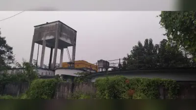 Seraikela News : सरायकेला शहर 36 घंटे से जलापूर्ति ठप, पानी खरीदकर पी रहे लोग