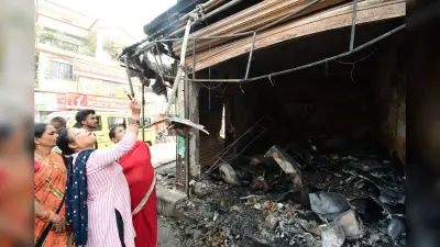 Patna News : आग लगे सिलिंडर को बाहर फेंकने के प्रयास में ब्लास्ट, खाजा दुकानदार की मौत, दो घायल