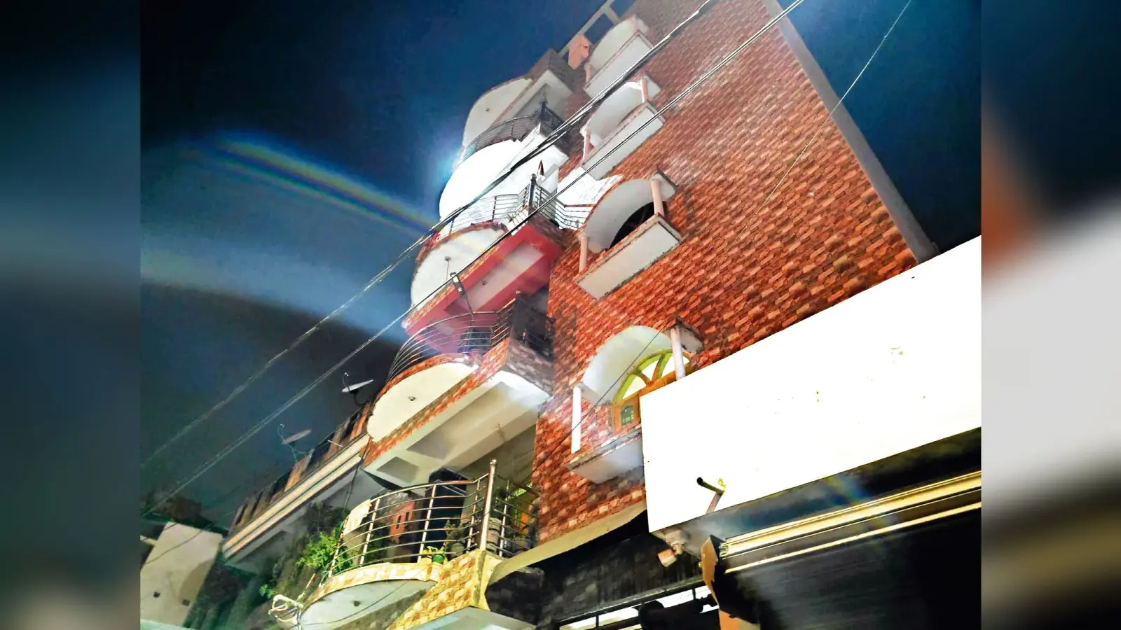 Patna News : तीसरी मंजिल से महिला ने चार साल के भतीजे को फेंका, फिर खुद लगा दी छलांग