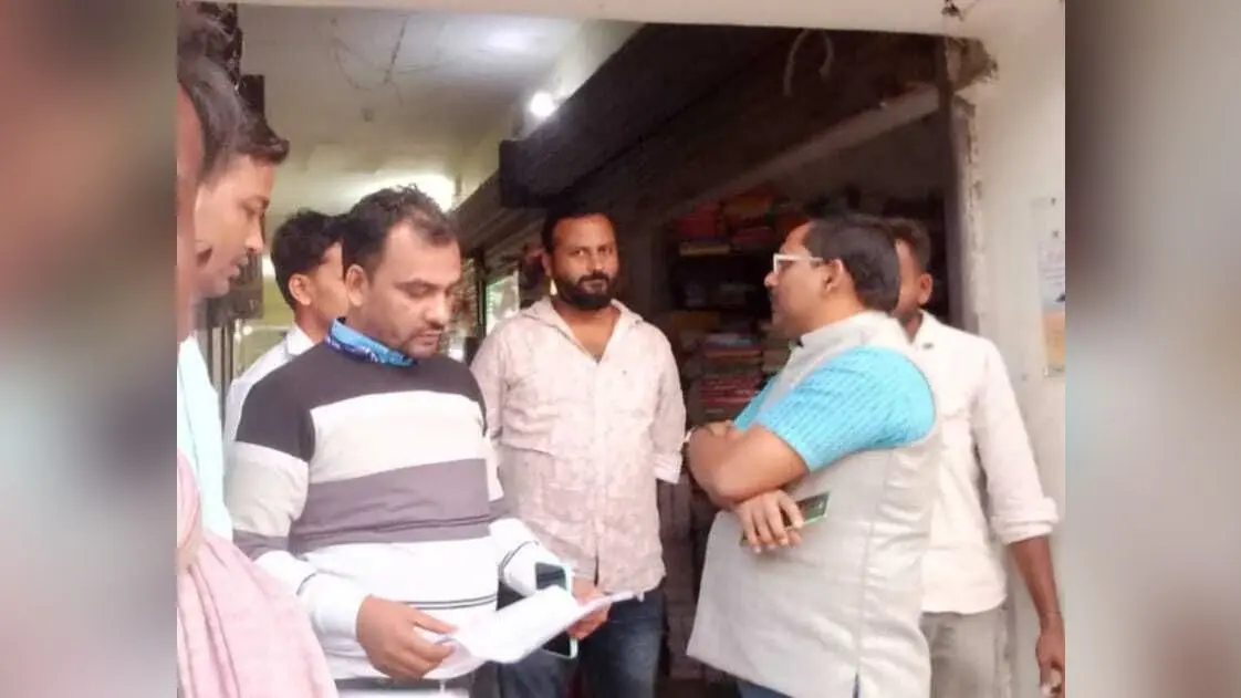 स्मार्ट मीटर लगाने के लिए अधीक्षण अभियंता ने किया जागरूक