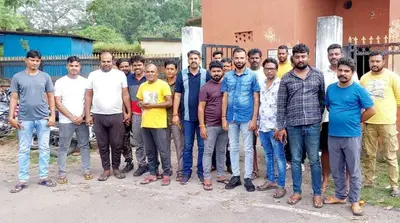 ख ::::::: ट्रक मालिकों ने भाड़ा बढ़ाने का लिया निर्णय