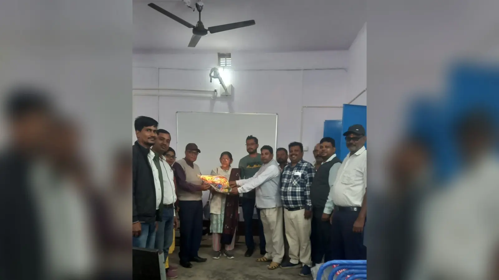 जया देवी ने करमाटांड़ में नये बीइइओ का लिया प्रभार
