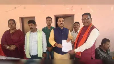 विद्यालय के लिए भूमि उपलब्ध कराने को विधायक को दिया ज्ञापन