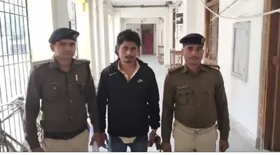 लखौरा में 25 हजार का इनामी बदमाश गिरफ्तार