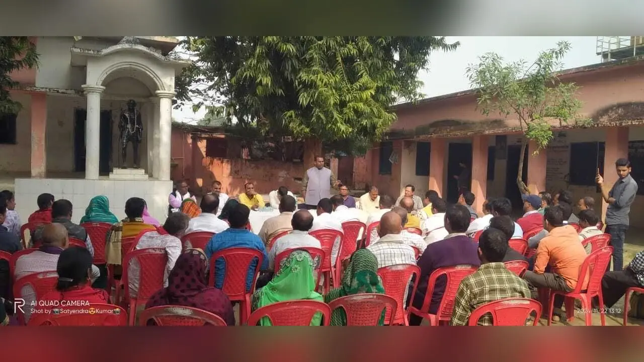 निर्वाचन पदाधिकारी ने सभी जनप्रतिनिधियों के साथ की बैठक