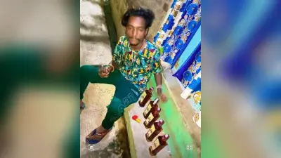 शराब व पिस्तौल के साथ सोशल मीडिया पर तेजी से वायरल हो रही तस्वीर