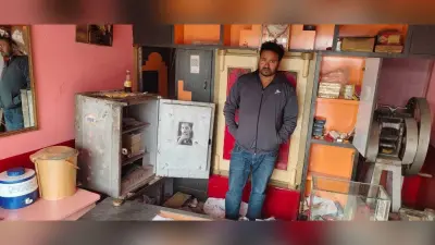 ज्वेलर्स दुकान की दीवार काटकर लाखों के जेवर चोरी