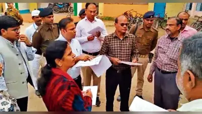 Bhagalpur News: निरीक्षण में बीएलओ की शिकायत पर डीएम अपनायी सख्ती, वेतन रोकने का निर्देश