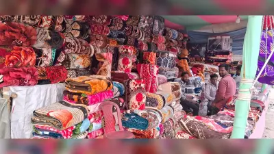 तापमान में आयी गिरावट, ठंड का होने लगा असर, बाजारों में बिकने लगे गर्म कपड़े