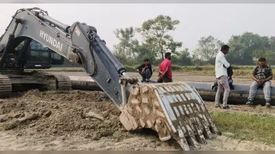 मुआवजा में देरी, किसानों ने पाइपलाइन बिछाने का काम रोका