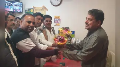 बांका सांसद का कटोरिया बाजार में समर्थकों ने किया गर्मजोशी से स्वागत