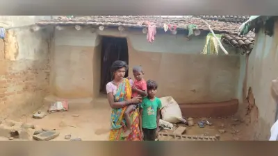 नहीं सुधर सका जल, जंगल व जमीन के रक्षकों का जीवन