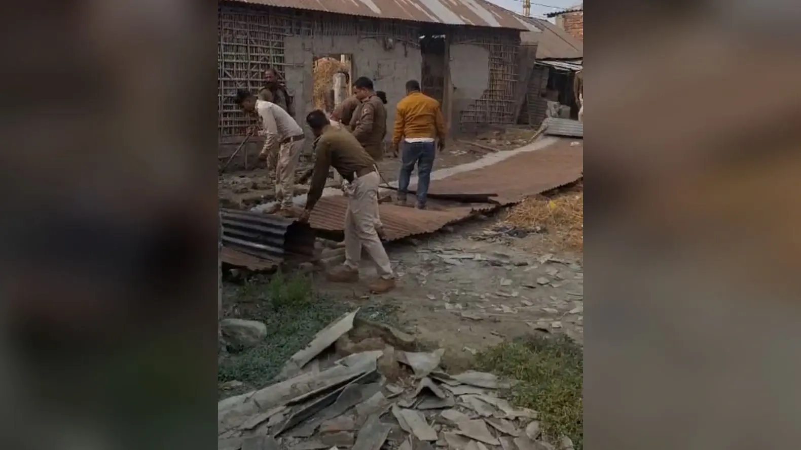 हत्याकांड के तीन आरोपितों के घर कुर्की-जब्ती