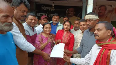 निगम के सफाई कर्मियों का अनिश्चत कालीन हड़ताल महापौर के आश्वासन के बाद समाप्त
