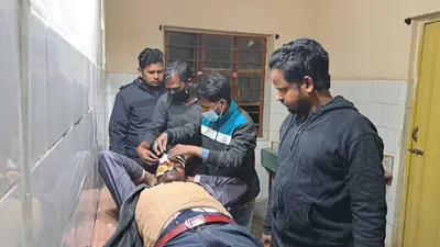 बाइक से गिरकर चाचा-भतिया हुए घायल