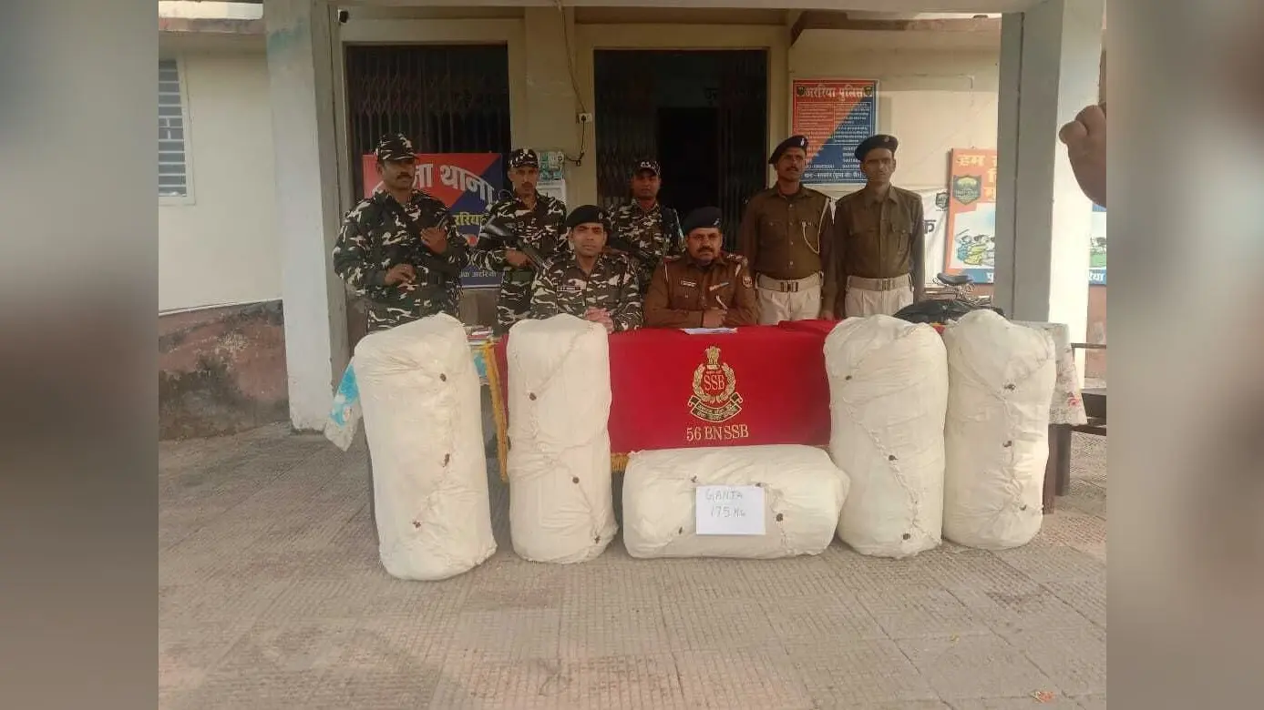 175 किलो गांजा जब्त, तस्कर फरार