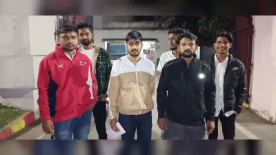 मानगो में चलती कार से निकला धुआं, मची अफरा- तफरी
