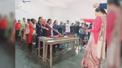 संविधान के सम्मान व पालन के लिए दिलाया गया संकल्प