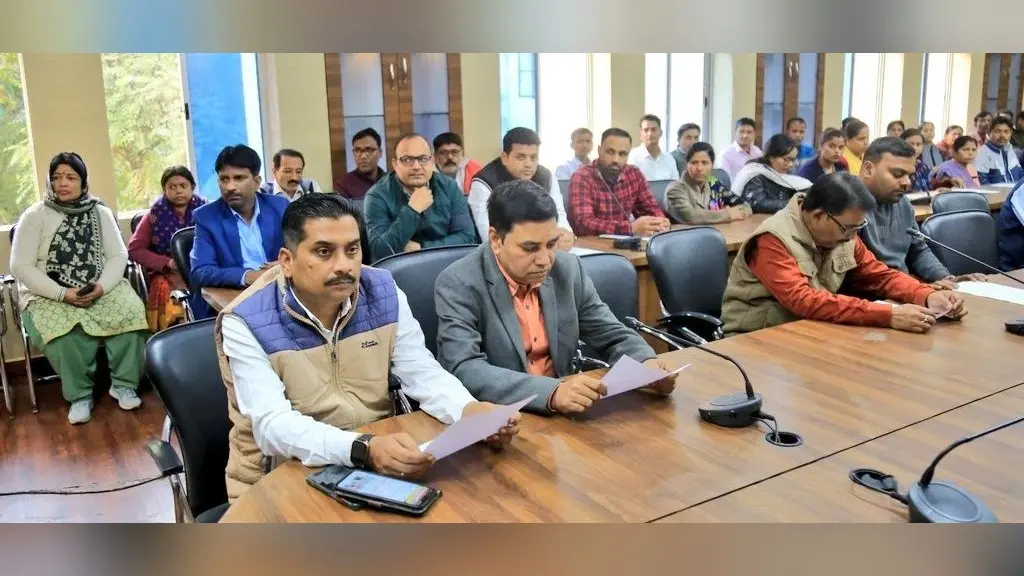BOKARO NEWS : ग्रामीणों को अधिकार व कर्तव्यों के प्रति किया जागरूक