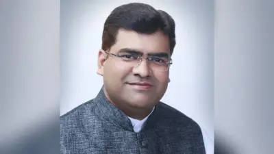 भारतीय संविधान के संस्कृत भाषा में रूपांतरण के सहयोगी रहे प्रो रंजीत कुमार मिश्रा को लोगों ने दी बधाई