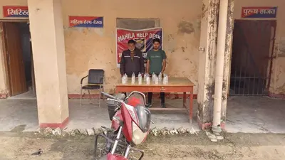 30 बोतल शराब के साथ बाइक सवार तस्कर गिरफ्तार