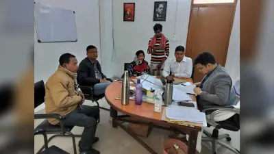 श्रम अधीक्षक के आदेश पर नगर निगम ने हटाये गये दो दैनिक सफाईकर्मी को काम पर बुलाया गया वापस