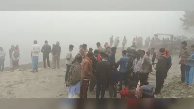 गंडक नदी में बड़ी नाव से टकरायी छोटी नाव, बड़ा हादसा टला