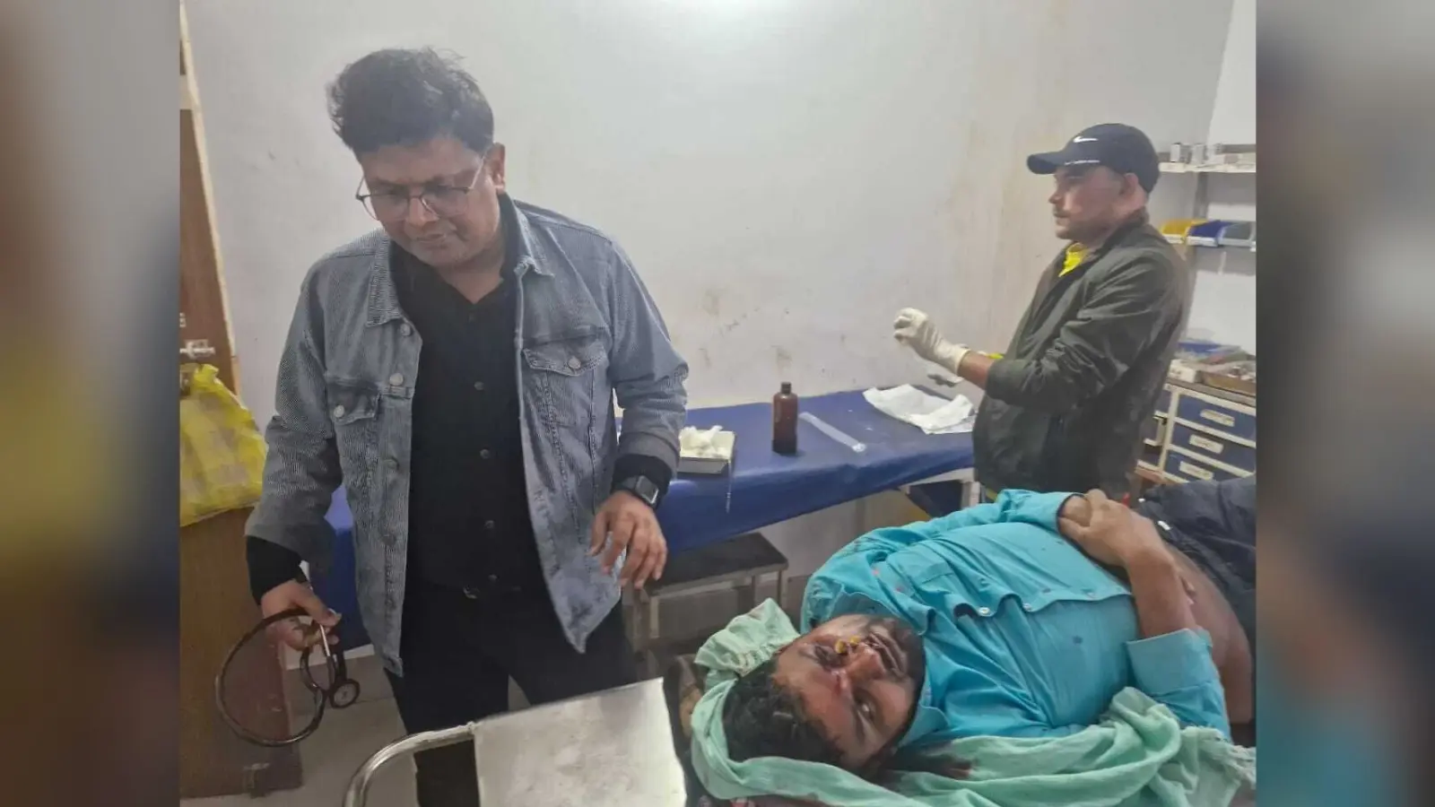 ऑटो पलटने से युवक जख्मी, मायागंज रेफर