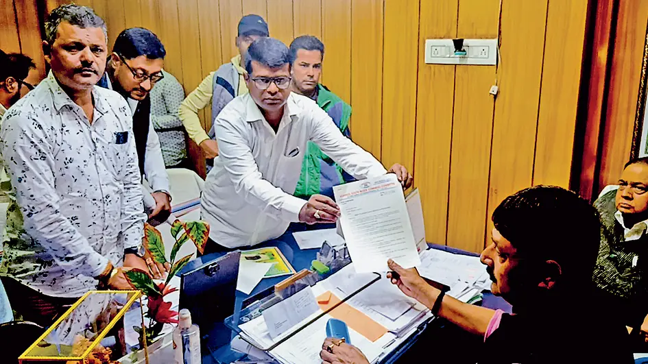 पत्थर खदानों को पाट कर बेची जा रही जमीन, किया जा रहा अवैध निर्माण