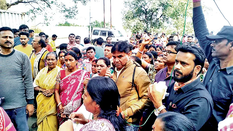 तिराट अंचल में ओसीपी निर्माण को लेकर ग्रामीणों में उबाल