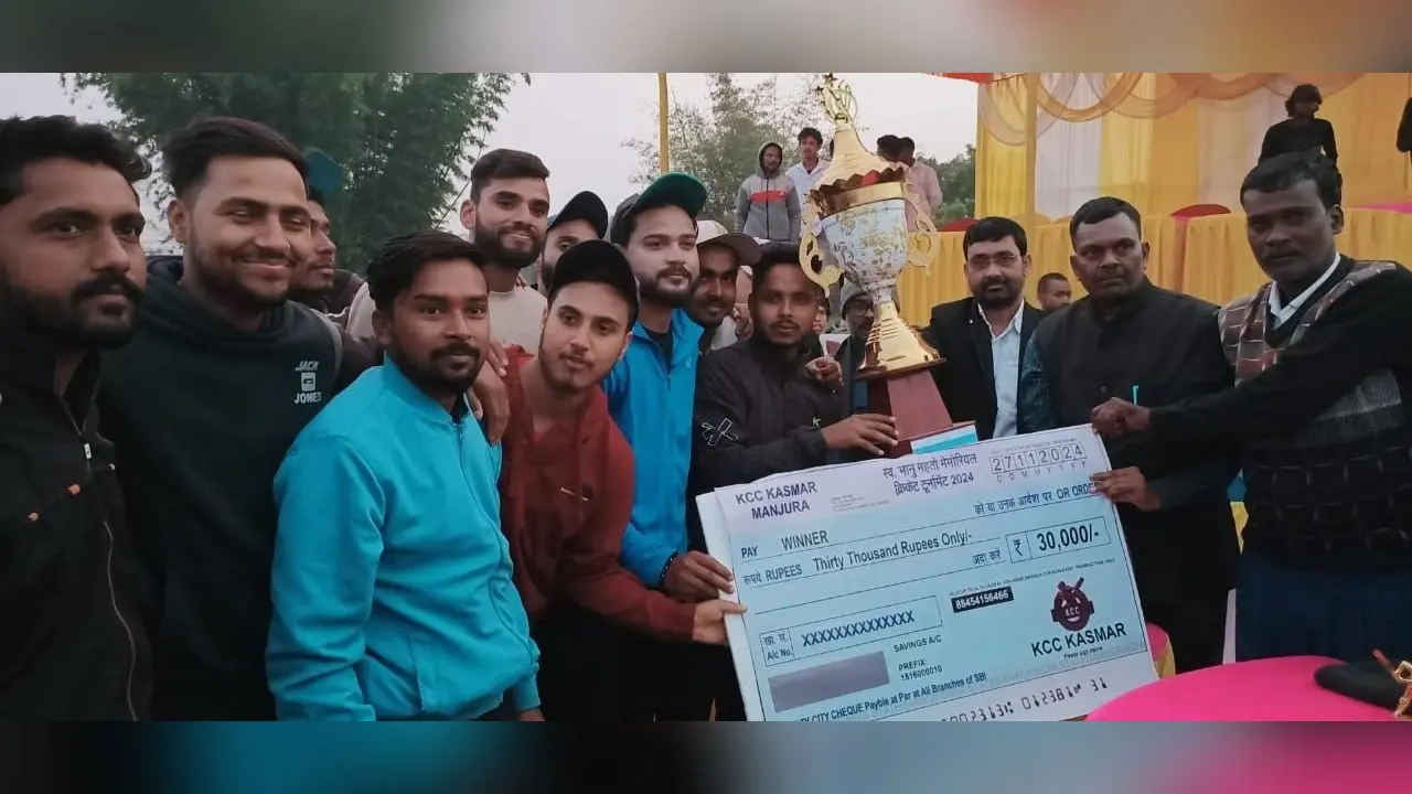 BOKARO NEWS: मां छिन्नमस्तिका क्लब रजरप्पा को हराकर निराला स्ट्राइकर धनबाद बना चैंपियन