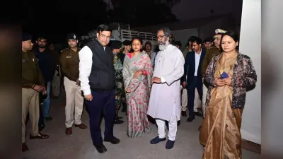Ranchi news : कल्पना के साथ हेमंत पहुंचे मोरहाबादी, अधिकारियों को दिये दिशा-निर्देश