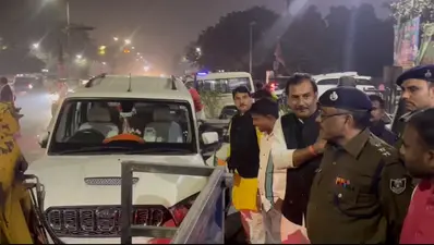Patna News : भाजपा कार्यालय के बाहर सड़क पर खड़े 25 वाहनों का काटा गया चालान