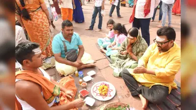 deoghar news: बाबा मंदिर में श्रद्धालुओं ने कराये अनुष्ठान