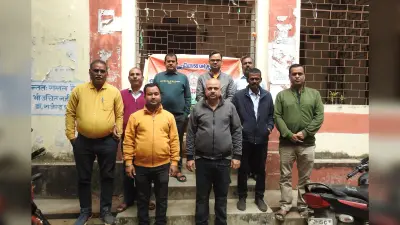 Deoghar news : अनिश्चितकालीन हड़ताल के तीसरे दिन भी जारी रहा धरना व प्रदर्शन, परीक्षा से जुड़े कार्यों को कराया संपन्न