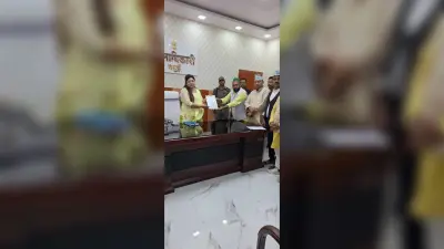राजद नेताओं ने दिया धरना, डीएम को सौंपा ज्ञापन