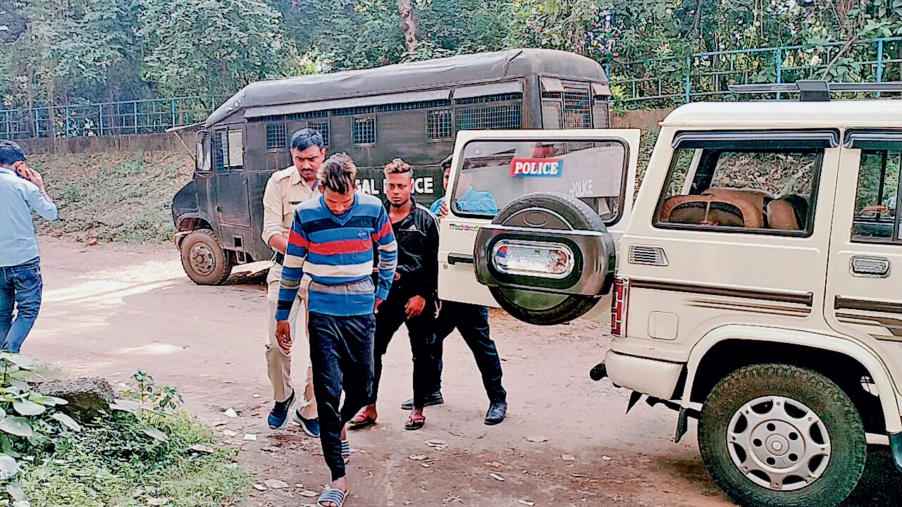 पुलिस की गिरफ्त में आये लोहा चोरी के दो और आरोपी