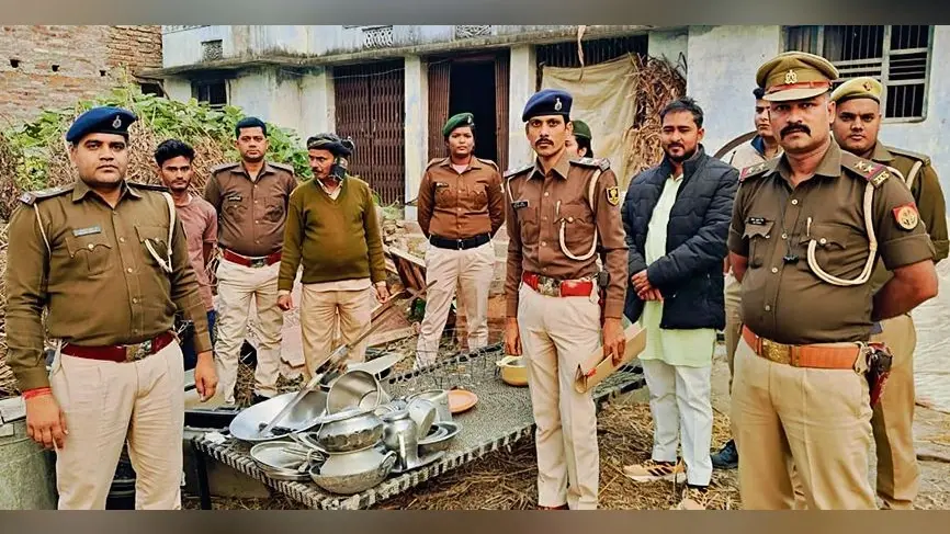 Gopalganj News : यूपी-बिहार के 133 अपराधियों पर पुलिस ने घोषित किया था इनाम, सरेंडर नहीं करने पर हो रही कुर्की-जब्ती