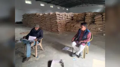 Giridih News :जिप सदस्य ने एफसीआई गोदाम का किया निरीक्षण