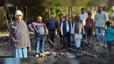 अलाव की चिंगारी से लगी आग, पांच घर जले