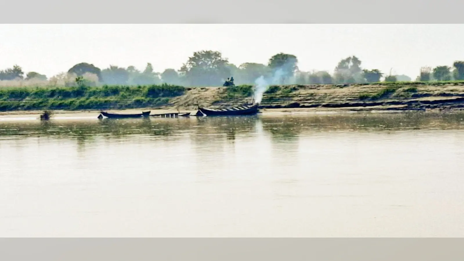 ग्यासपुर के समीप सरयू नदी में डूबी नाव, सभी लोग सुरक्षित निकले बाहर