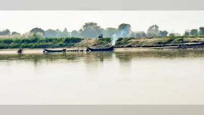 ग्यासपुर के समीप सरयू नदी में डूबी नाव, सभी लोग सुरक्षित निकले बाहर