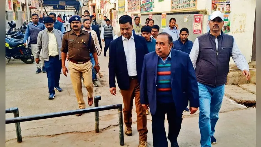 Chhapra News : मुख्य संरक्षा अधिकारी ने जंक्शन का किया निरीक्षण