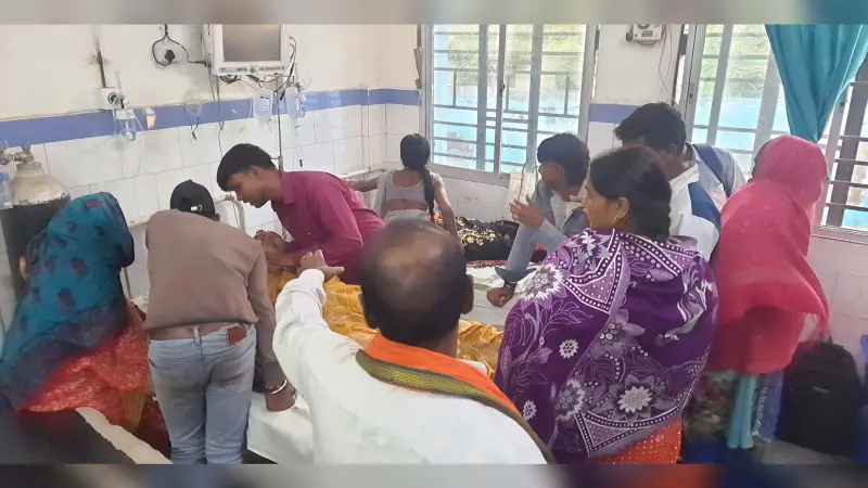 Aurangabad News : दो वाहनों की टक्कर में चार घायल