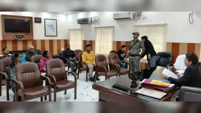 डीएम के जनता दरबार में फरियादियों ने लगायी गुहार