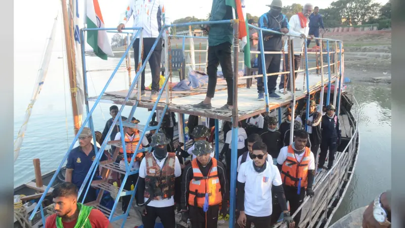 नौकायन से भारतवर्ष के नदियों को जोड़ने का प्रयास : एनसीसी ग्रुप कमांडर